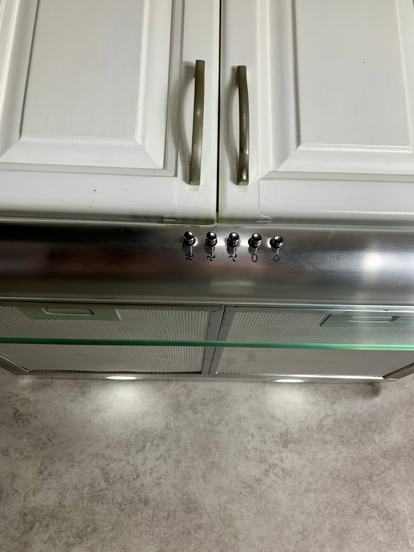 Hotte Ariston – لتنقية هواء مطبخك
