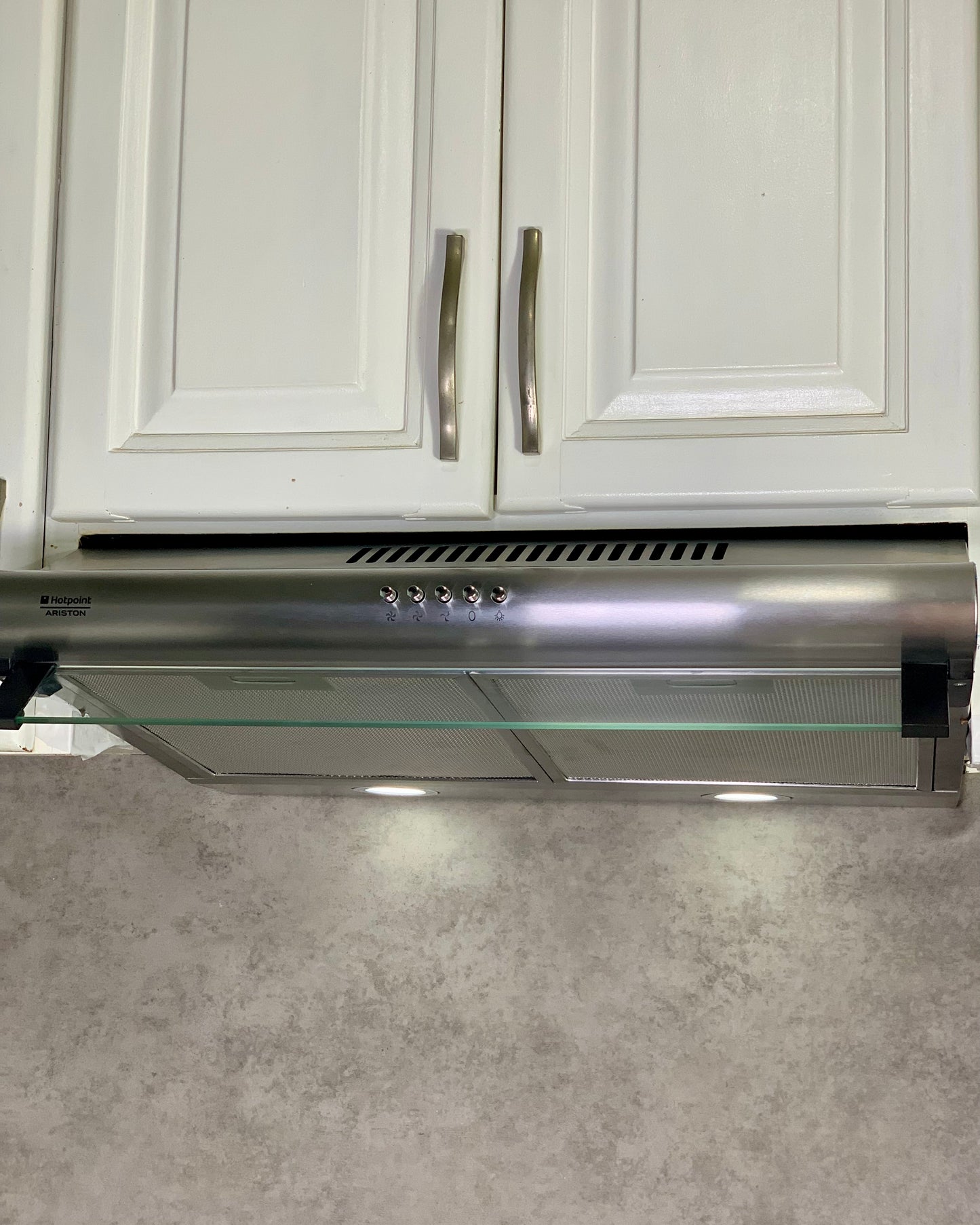 Hotte Ariston – لتنقية هواء مطبخك