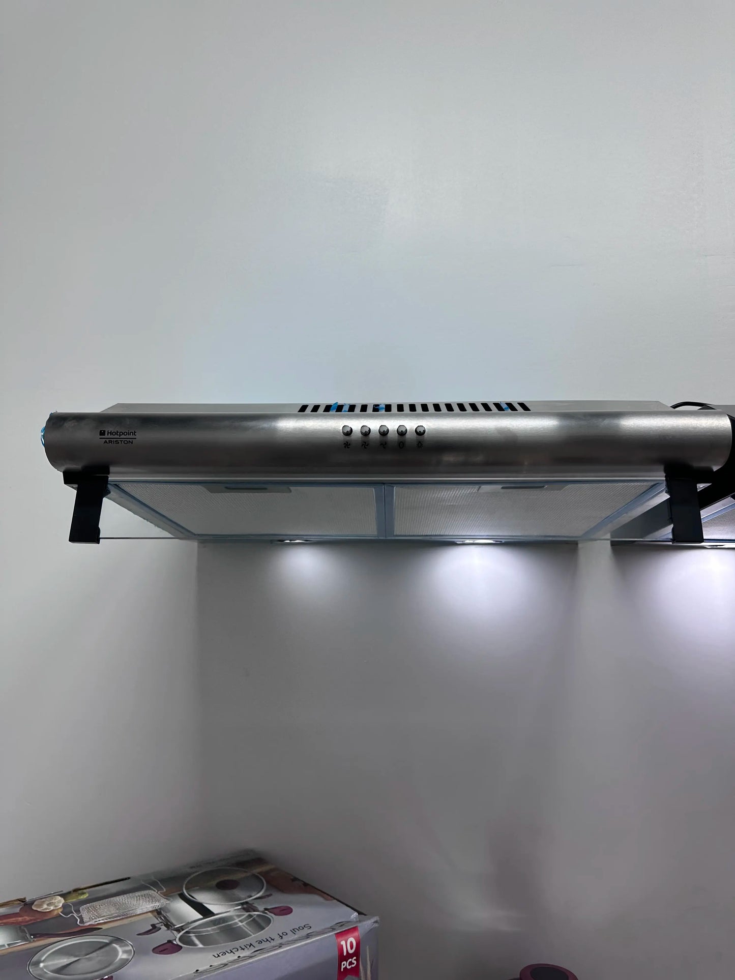 Hotte Ariston – لتنقية هواء مطبخك