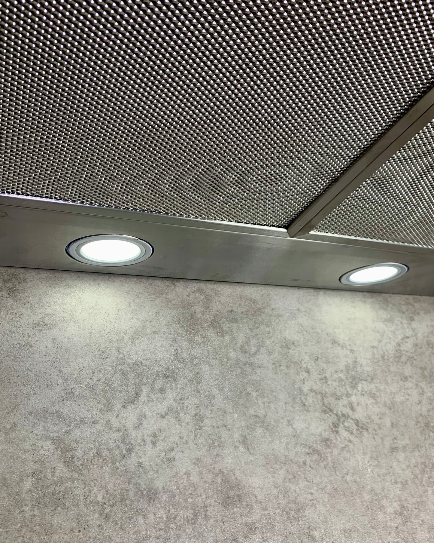 Hotte Ariston – لتنقية هواء مطبخك